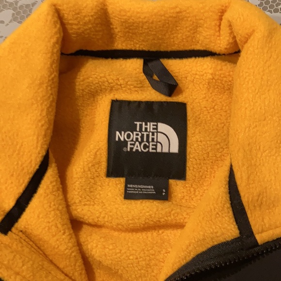 NWT The North Face Retro 95 Denali Summit Gold - Picture 3 of 9